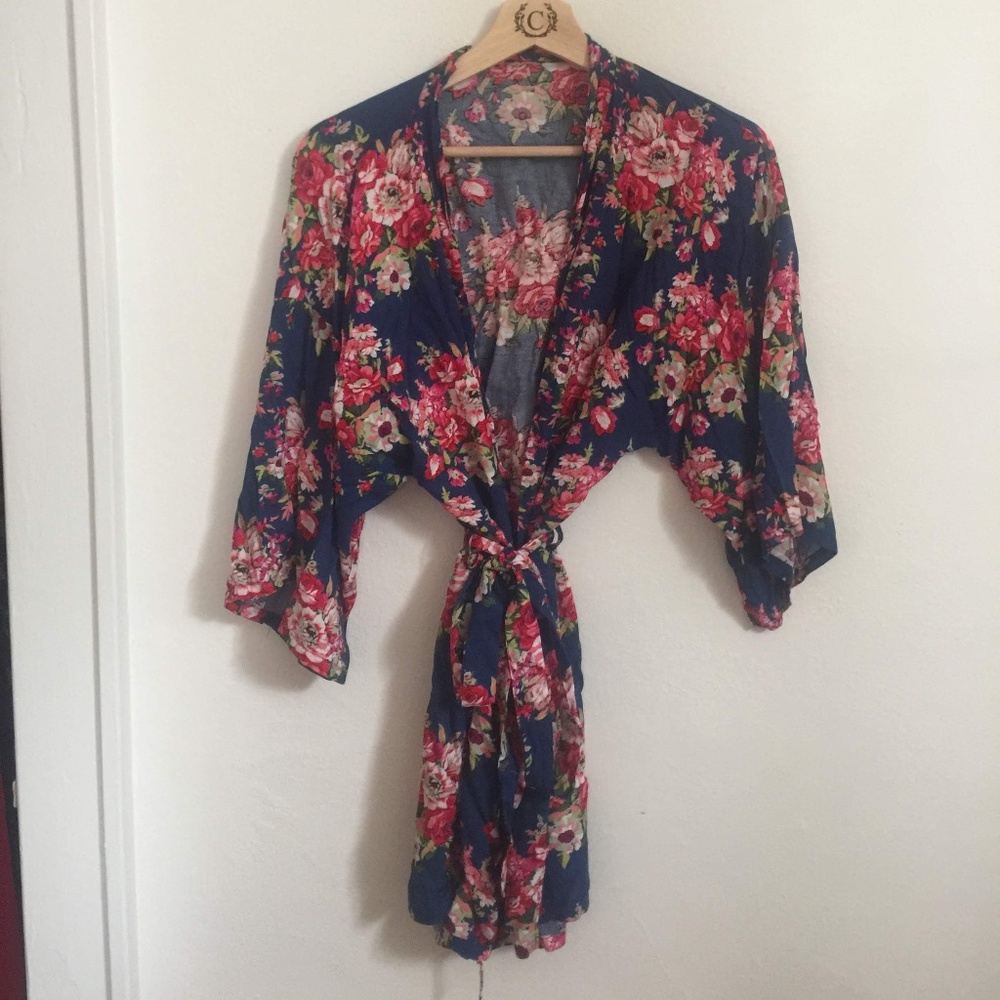 Lightweight Floral Robe -  Great for Bridesmaids